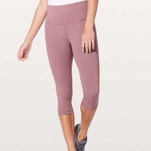 Lululemon wunder under high rise 1/2 tight- size 6
